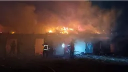 На Маневиччині дві години гасили пожежу господарської споруди (фото)