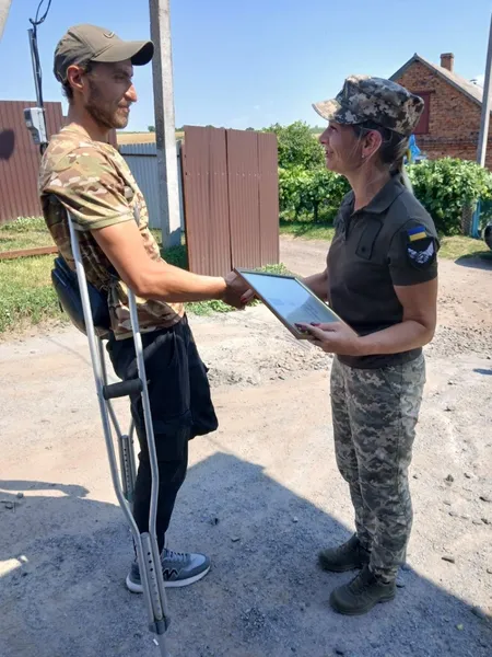 На Волині ветеран отримав відзнаку Міністерства оборони «За поранення» (фото)