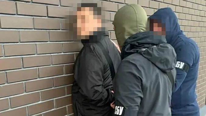 У Луцьку СБУ затримала депутата від ОПЗЖ, який допомагав ухилянтам втікати за кордон (фото, відео)