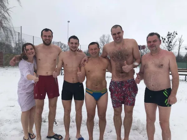 Хто з відомих волинян скупався в ополонці на Водохреще (фото)