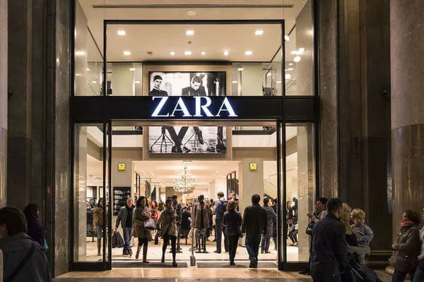 ZARA у Луцьку: в мережі розігрують неіснуючі сертифікати (фото)