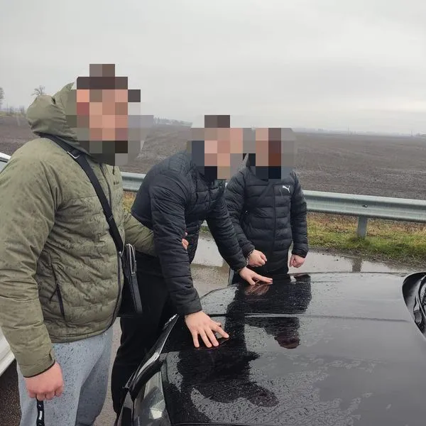 «В следующий раз предупреждать не будем»: у Луцьку підпалили квартиру тероборонівця (фото, відео)
