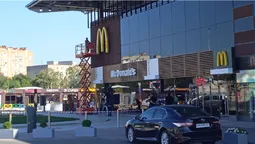 У луцькому McDonald's достеменно не знають, коли буде відкриття