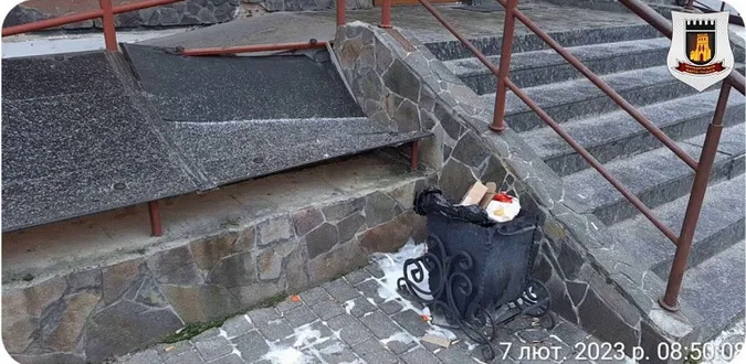 У Луцьку муніципали «наїхали» на неохайне відділення «Нової пошти» (фото)