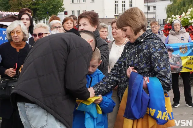 «Для мене це вже моя реальність»: у Луцьку зустріли Павла Літвіна після 50 місяців російського полону (фото)