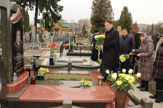 СБУ вшанувала пам’ять загиблого капітана Віктора Мандзика