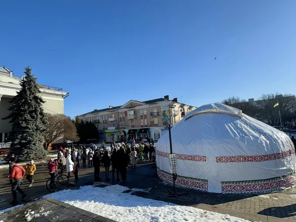 У Нововолинську відкрили «Юрту незламності» – символ єднання України та Казахстану (фото)