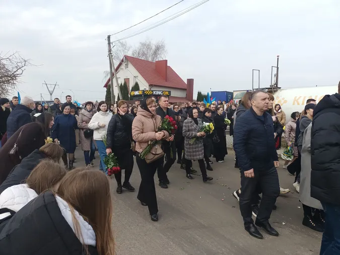 У Луцькому районі попрощалися із молодим воїном Станіславом Романенком (фото)