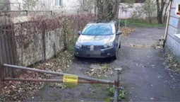 У Луцьку люди самовільно встановили обмежувачі руху (фото)