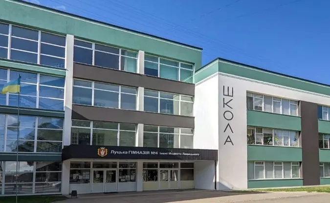 У Луцьку в ліцеї дівчинці відтяли частину пальця: дирекція вини не визнає (відео)