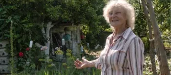 «Город – то мої ліки»: як викладачка з Волині понад 20 років хазяйнує на дачі (фото, відео)