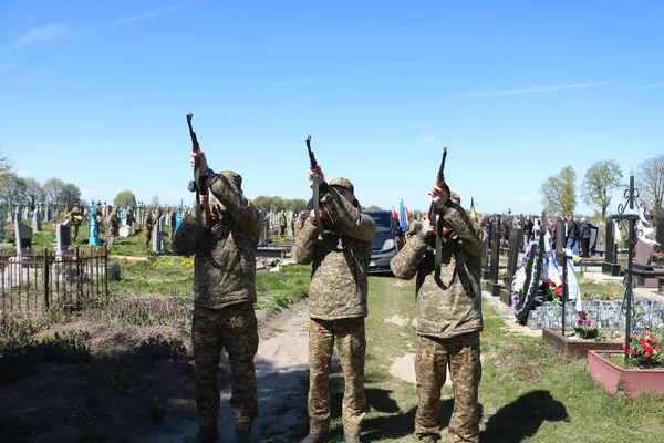 На Волині попрощалися із Героєм Василем Фаринюком (фото)