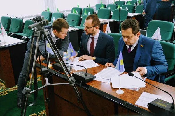 Депутат Петрочук до Андрія Козюри: «Не стій так радикально, бо зараз зазнімуть!».