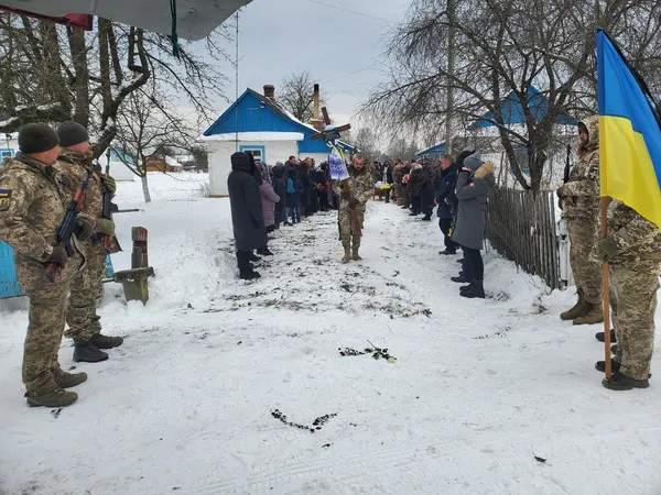 На Маневиччині попрощалися із Героєм Сергієм Медведюком