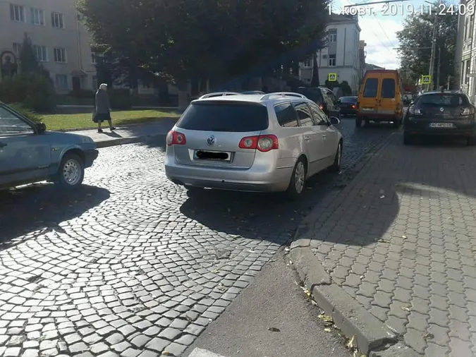 Серйозна проблема: в Луцьку вкотре ловили «паркохамів» (фото)