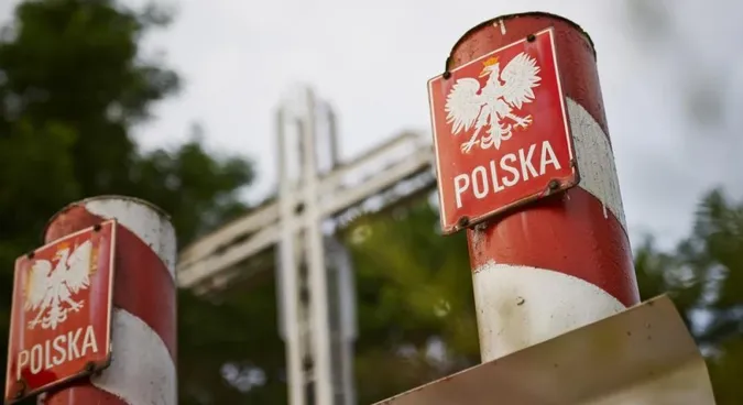 Польща закриває повітряний простір біля кордонів з Україною та білоруссю через загрозу атак рф