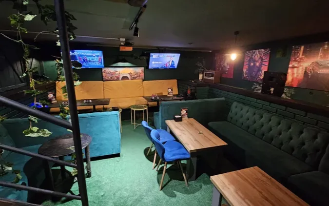 У серці Луцька продають атмосферний бар (фото)