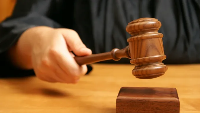 Трьох – під варту, одному – домашній арешт: суд обрав запобіжний захід викрадачам майнерів