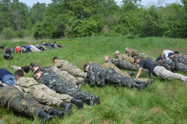 Не встигли прибути на місце - одразу ж віджимання