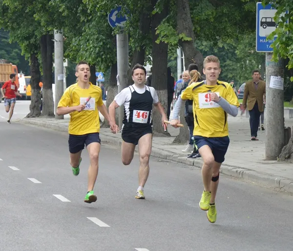 У центрі Луцька понад 400 бігунів змагалися за перемогу (фото)