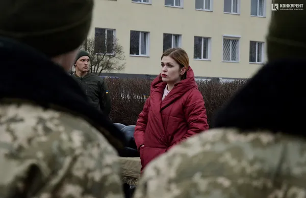 Дубинки, АК та шоломи: луцькі ліцеїсти відвідали військову частину Нацгвардії (фото)