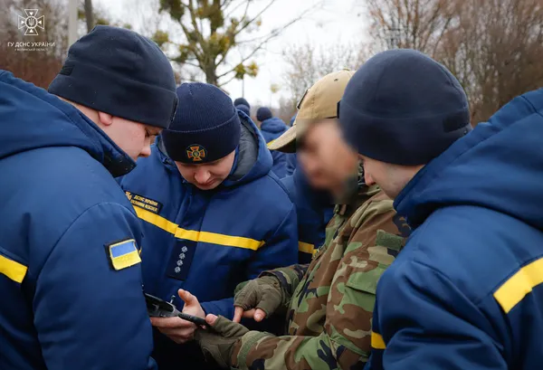 Рятувальники волинського гарнізону навчилися управляти безпілотниками (фото)