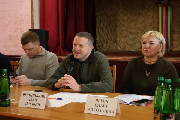 Заступник голови Волинської ОДА Тарас Шкітер, голова Волинської ОДА Іван Рудницький та голова Ковельської РДА Ольга Черен
