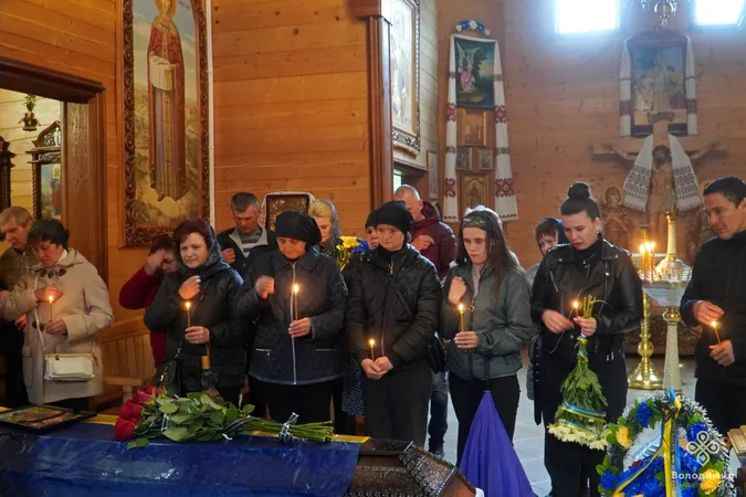 На Волині попрощалися із воїном Дмитром Олівком (фото)