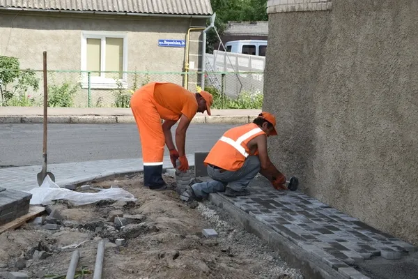 Як у Луцьку ремонтують дороги (фото) 