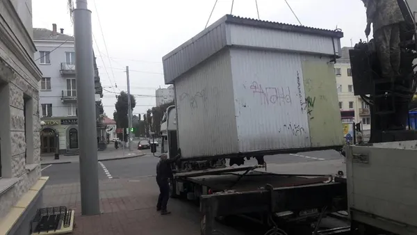 У Луцьку демонтували ще декілька кіосків