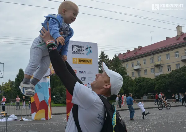 Луцький півмарафон у фото: як це було