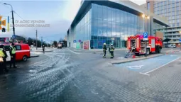 Біля торгового центру в Луцьку – рятувальники: що сталося (фото)