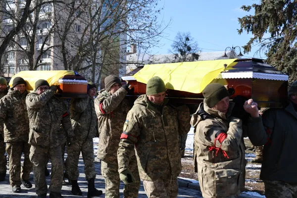 У Луцьку попрощалися з двома загиблими на Донеччині воїнами (фото)