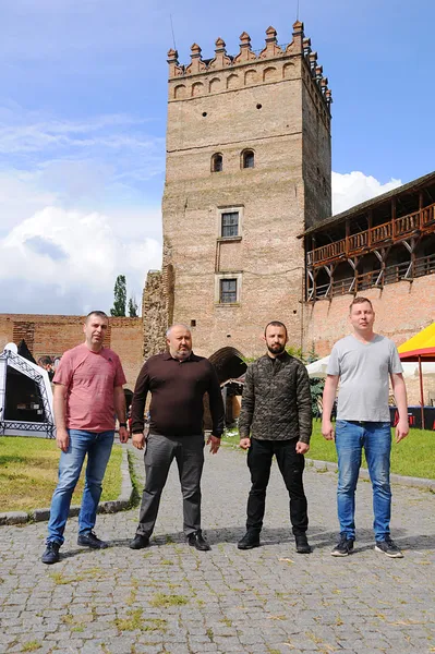 На Луцькому замку почепили банер на знак підтримки збірної України з футболу (фото)