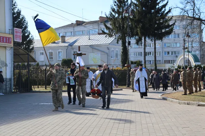 Загинув на Донеччині: у Луцьку попрощалися з Арсеном Цехошем (фото)
