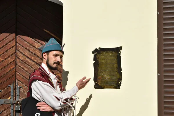 На площі Ринок відкрили інформаційну таблицю, присвячену сатиричному твору “Пашквіль”