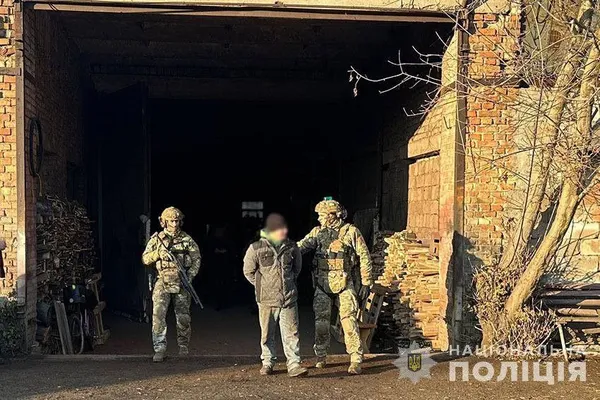 У Києві чоловік намагався підірвати наряд поліції (фото)