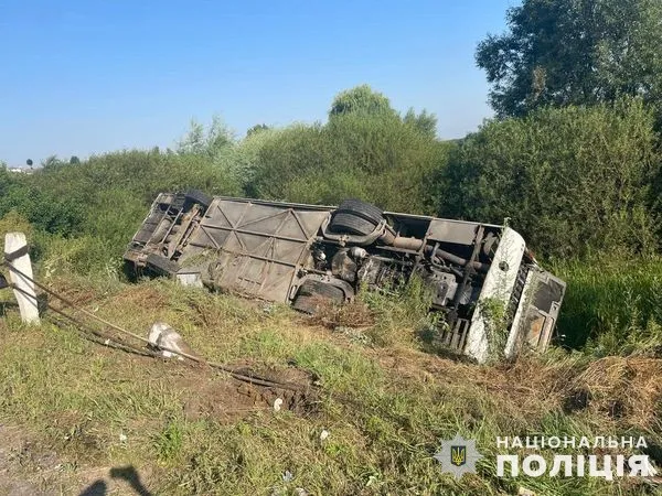 На Тернопільщині перекинувся автобус із 40 паломниками