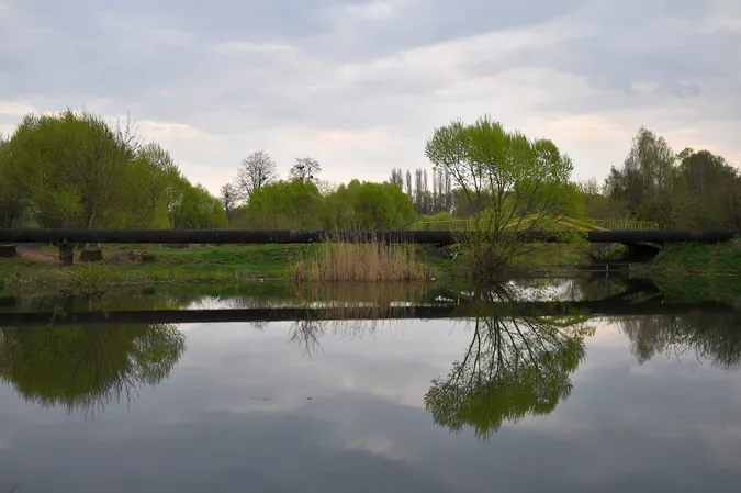 Безлюдно і весняно: луцький фотограф поділився світлинами міста і околиць