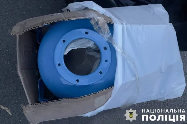 У Києві арештували дівчину, в якої знайшли 3 кілограми наркотиків (фото)
