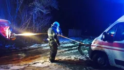 На Ковельщині рятувальники визволяли швидку, яка застрягла на сніговій дорозі