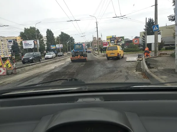 У поліції розповіли деталі потрійної аварії на шляхопроводі у Луцьку (фото)
