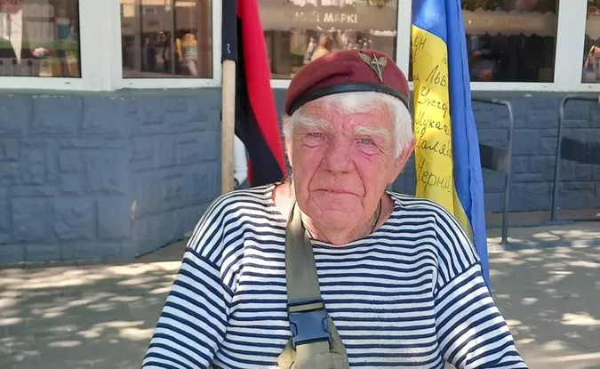 У Луцьку помітили легендарного дядю Грішу з Херсона