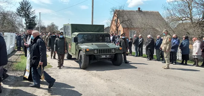 На Волині попрощалися із полеглим Героєм Олександром Луциком (фото)