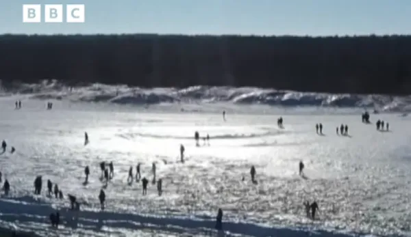 Через сильні морози замерзло Балтійське море (відео)