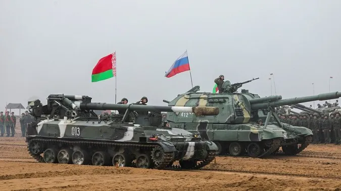 Путін вмовляє лукашенка почати відкриту війну з Україною, – ГУР