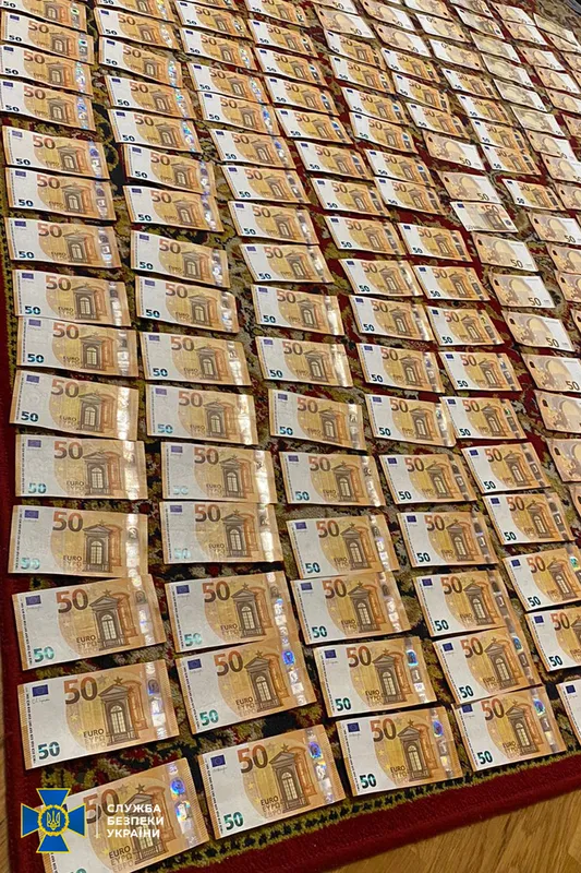 Директора оборонного заводу «мутив» на закупівлях запчастин для СУ-27