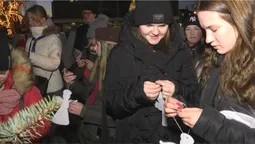 У центрі Луцька розвісили сотню «Ангелів пам'яті» (відео)