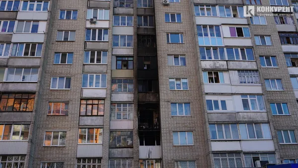 У Луцьку – пожежа на Привокзальному: горить багатоповерхівка (фото, відео, оновлено)