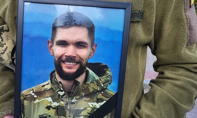 Мав стати батьком: у Ковелі попрощалися із молодим бійцем Леонідом Семенюком (фото)